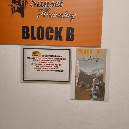 Sunset Homestay - Backpacker Hostel Self Checkin Kuching Extérieur photo
