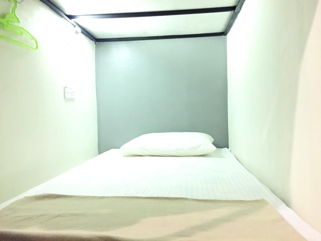 Sunset Homestay - Backpacker Hostel Self Checkin Kuching Extérieur photo
